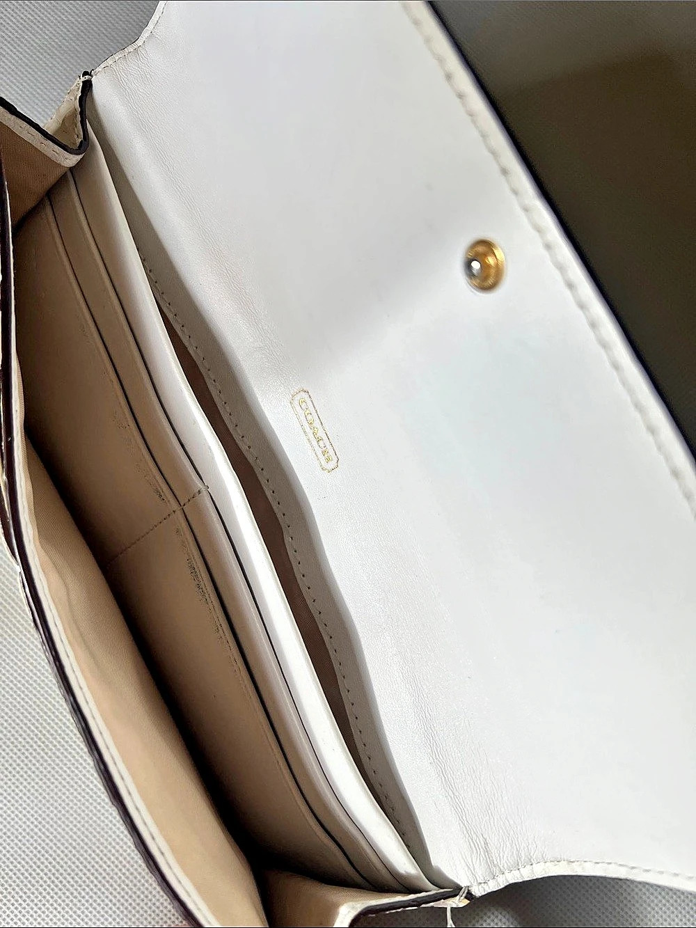 Vintage Coach Python Beige Wallet - Picture 3 of 6